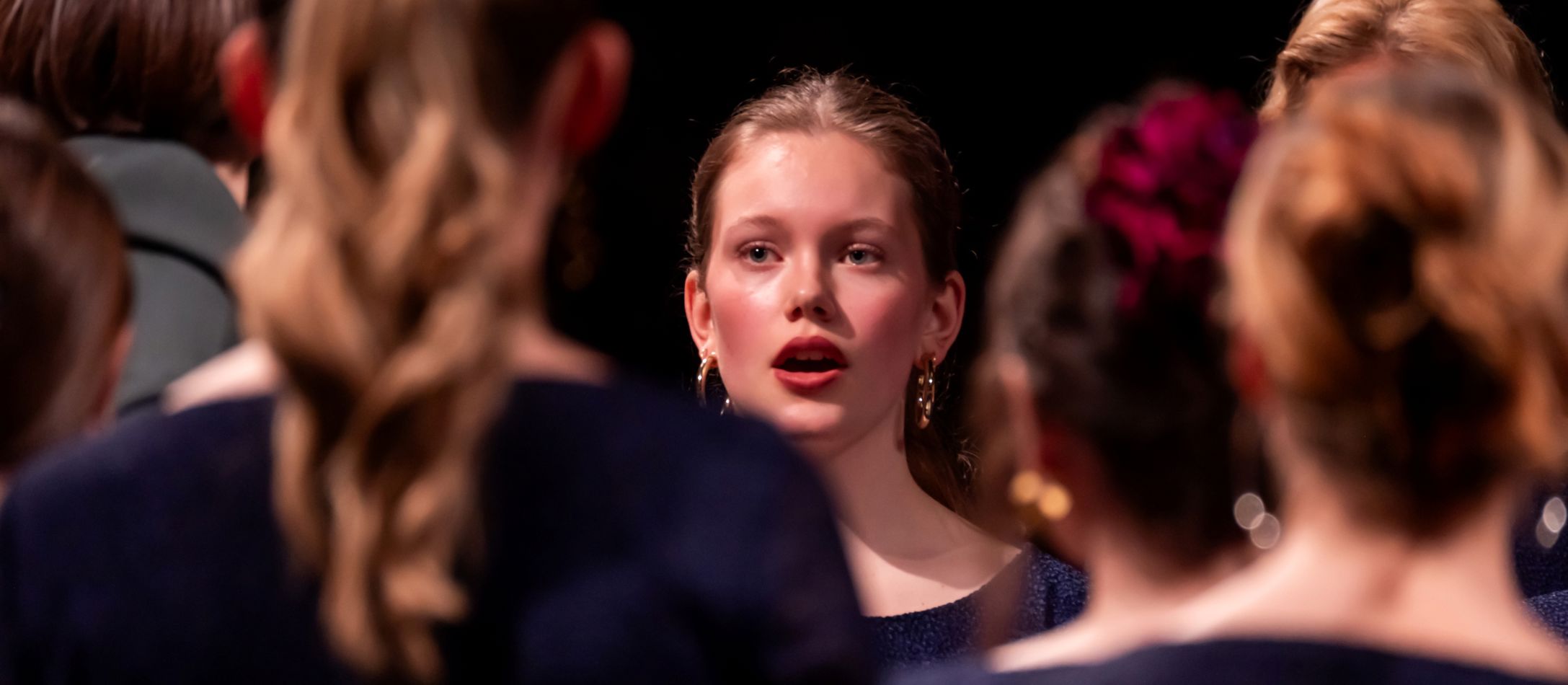 Fokus på én person fra koret