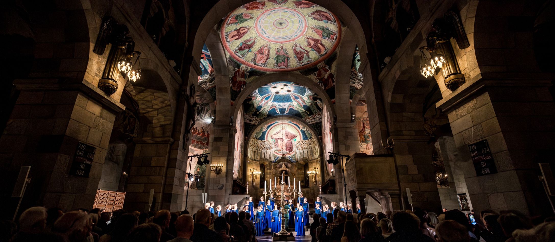 DR Pigekoret i kirke