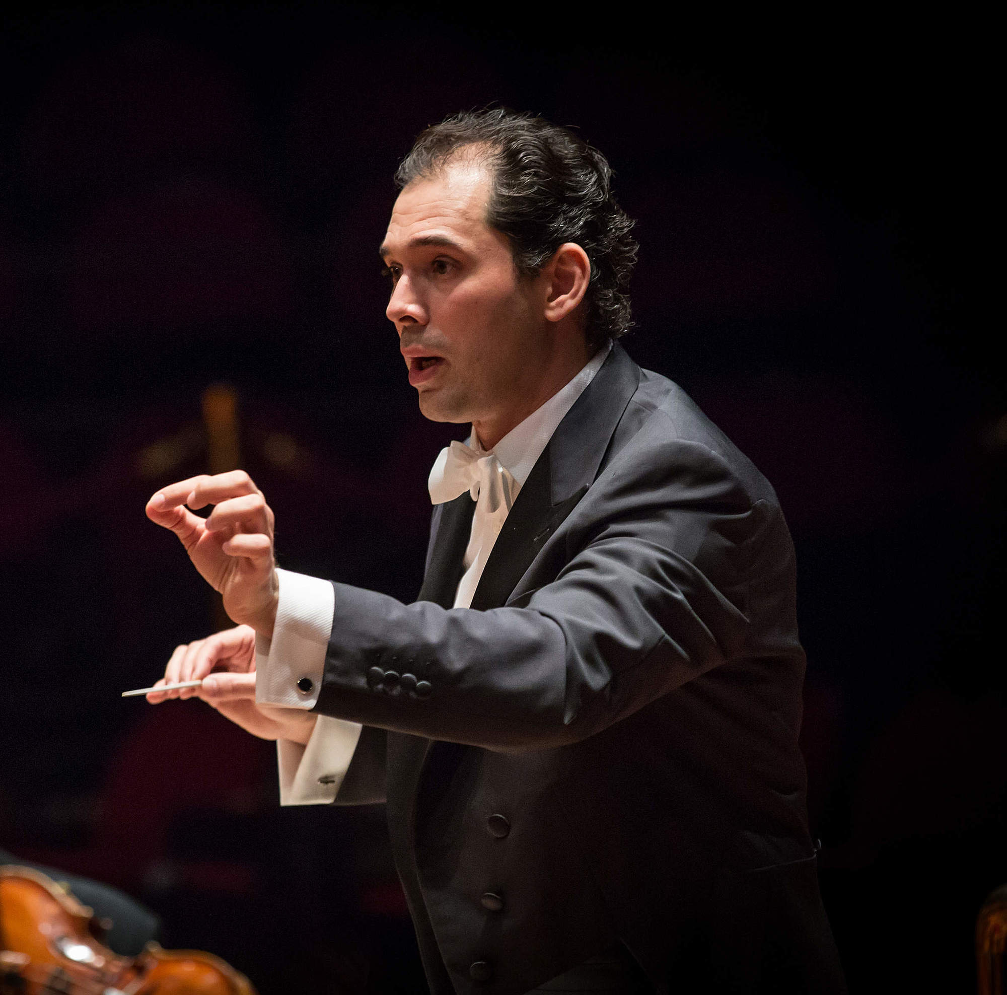 Sokhiev Tugan ifærd med at dirigere